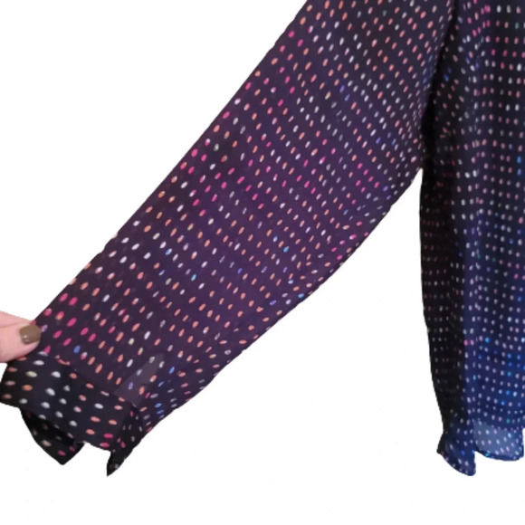 Liz Claiborne multi color blouse on black background - Picture 4 of 6